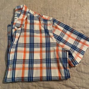Short sleeve button up